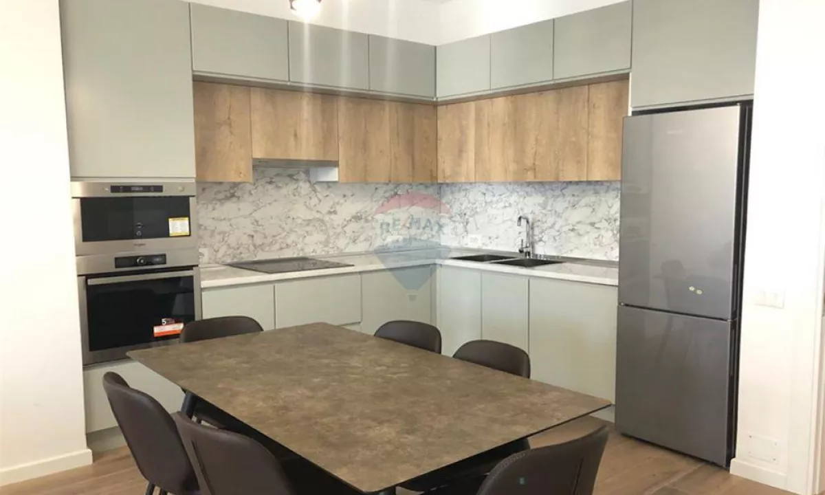 Shtepi me qera Apartament ne Tirane, 2+1, Mobilimi E mobiluar, Pagesa 1,000  Euro.