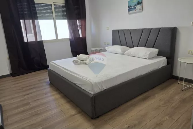 Shtepi ne shitje Apartament ne Tirane, 2+1, Mobilimi E mobiluar, Pagesa 185,000  Euro.
