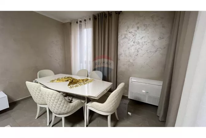 Shtepi me qera Apartament ne Tirane, 2+1, Mobilimi E mobiluar, Pagesa 1,300  Euro.