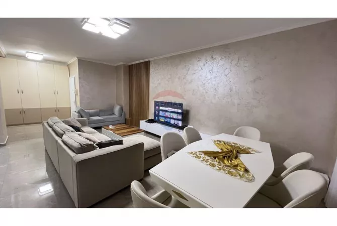 Apartament 2+1+post parkimi me qera tek Toptani