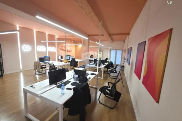 Ambiente Commerciale in Affitto 3+1 a Tirana - 2,000 Euro