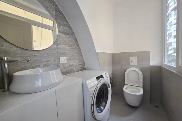 Shtepi me qera Apartament ne Tirane, 1+1, Mobilimi E mobiluar, Pagesa 650  Euro.