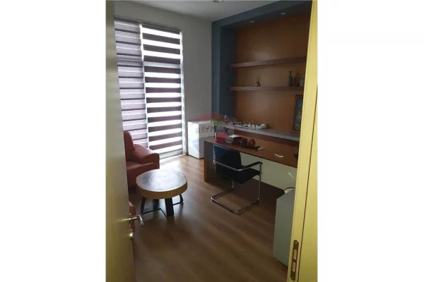 Ambient biznesi me qera 3+1 ne Tirane - 5,800 Euro