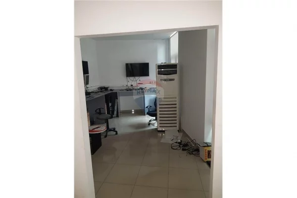 Zyre 500 m2 me qera tek Selvia