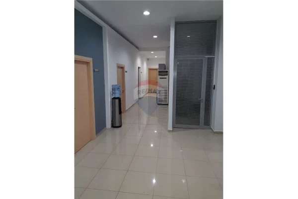 Zyre 500 m2 me qera tek Selvia