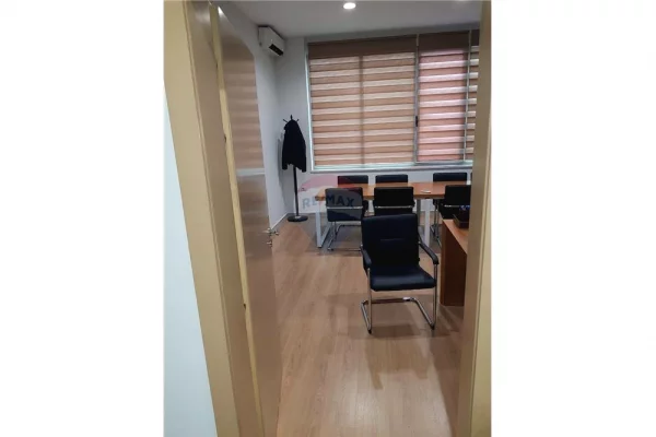 Zyre 500 m2 me qera tek Selvia