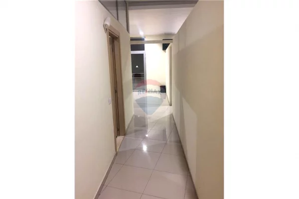 Zyre 500 m2 me qera tek Selvia