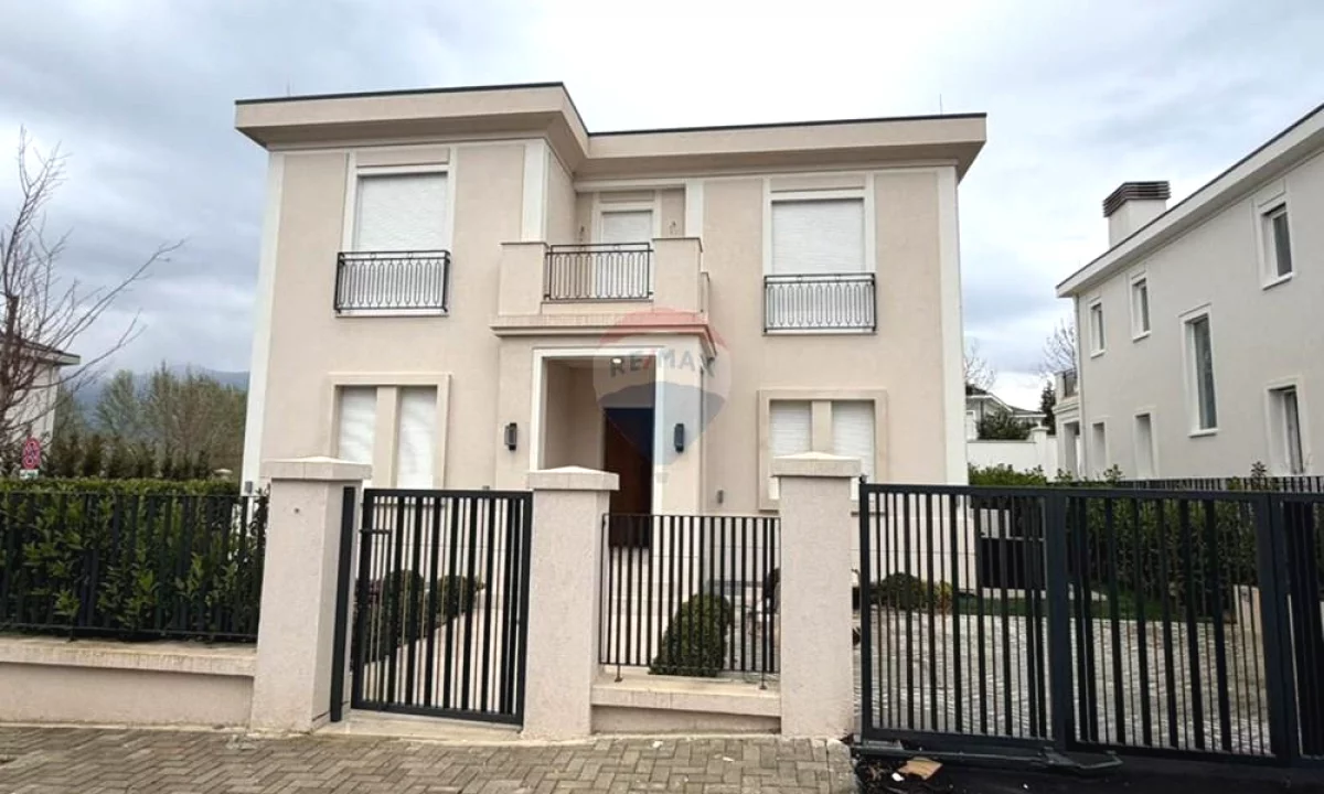 Luxury villas for sale in Tirana 4+1, Furnished