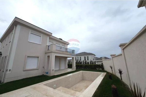 Luxury villas for sale in Tirana 4+1, Furnished