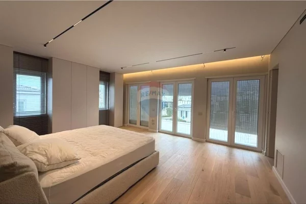 Luxury villas for sale in Tirana 4+1, Furnished