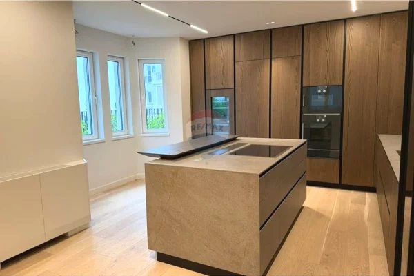 Luxury villas for sale in Tirana 4+1, Furnished