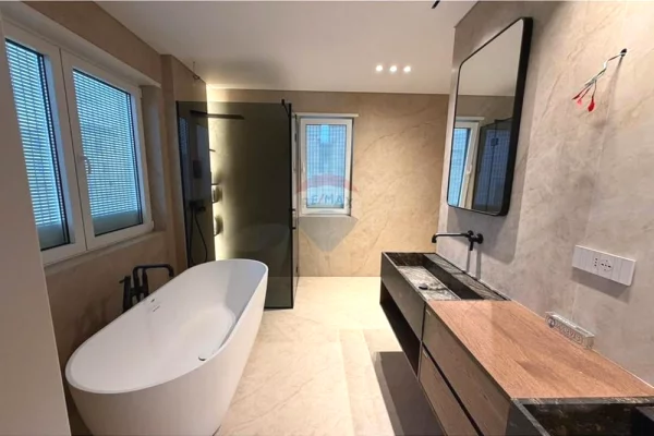 Luxury villas for sale in Tirana 4+1, Furnished