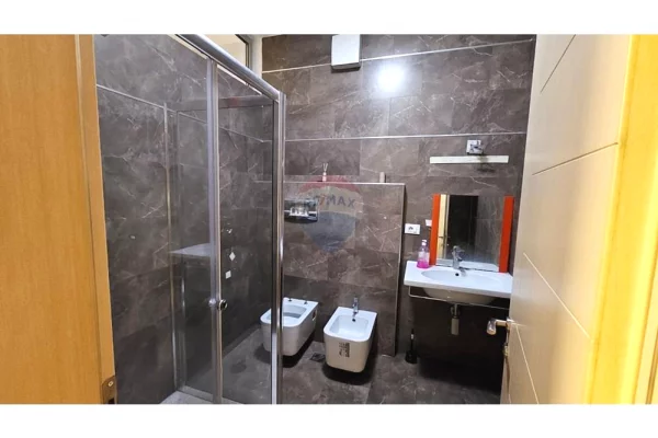 Zyre me qera ne Bllok