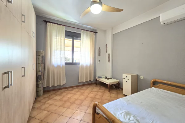 Shtepi me qera Apartament ne Tirane, 2+1, Mobilimi E mobiluar, Pagesa 50,000  Leke.