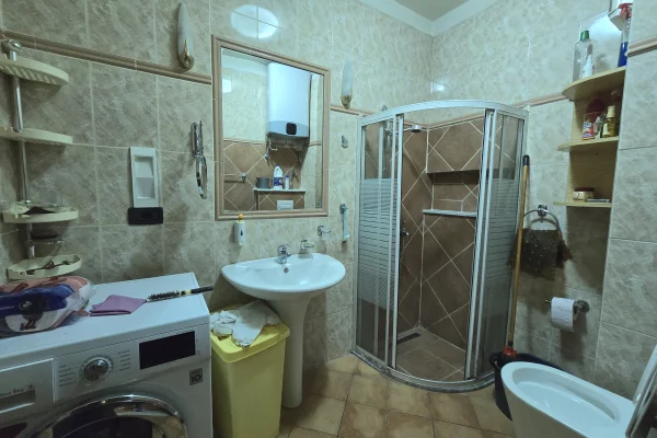 Shtepi me qera Apartament ne Tirane, 2+1, Mobilimi E mobiluar, Pagesa 50,000  Leke.