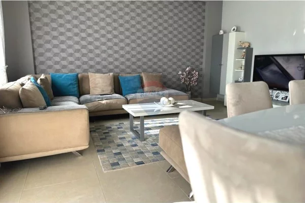 Shtepi me qera Apartament ne Tirane, 2+1, Mobilimi E mobiluar, Pagesa 1,100  Euro.