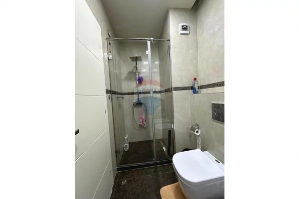 Shtepi me qera Apartament ne Tirane, 2+1, Mobilimi E mobiluar, Pagesa 1,100  Euro.