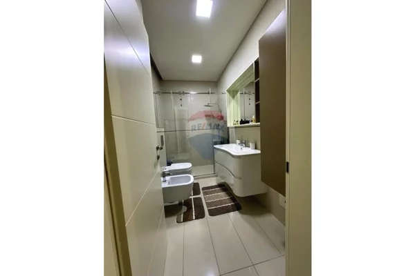 Shtepi me qera Apartament ne Tirane, 2+1, Mobilimi E mobiluar, Pagesa 1,100  Euro.