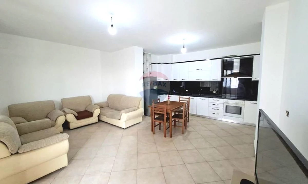 Shtepi ne shitje Apartament ne Tirane, 2+1, Mobilimi E mobiluar, Pagesa 180,000  Euro.