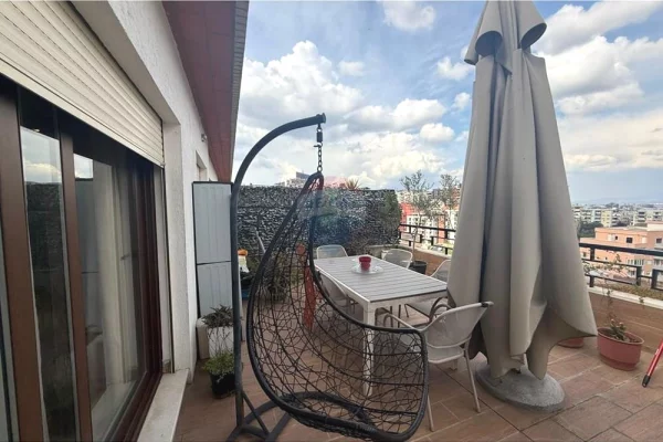 Shtepi ne shitje Apartament ne Tirane, 3+1, Mobilimi E mobiluar, Pagesa 315,000  Euro.