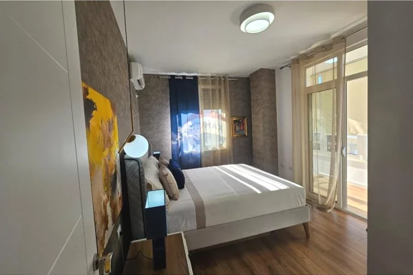 Shtepi me qera Apartament ne Tirane, 1+1, Mobilimi E mobiluar, Pagesa 800  Euro.