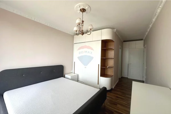 Shtepi ne shitje Apartament ne Tirane, 2+1, Mobilimi E mobiluar, Pagesa 310,000  Euro.