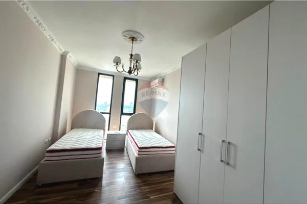 Shtepi ne shitje Apartament ne Tirane, 2+1, Mobilimi E mobiluar, Pagesa 310,000  Euro.