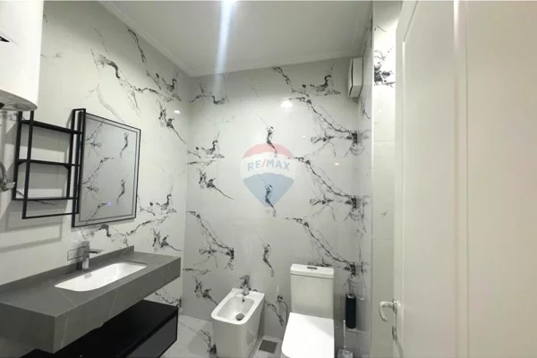 Shtepi ne shitje Apartament ne Tirane, 2+1, Mobilimi E mobiluar, Pagesa 310,000  Euro.