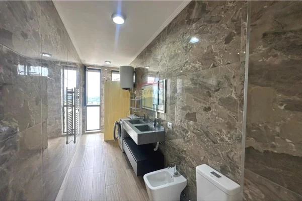 Shtepi ne shitje Apartament ne Tirane, 2+1, Mobilimi E mobiluar, Pagesa 310,000  Euro.