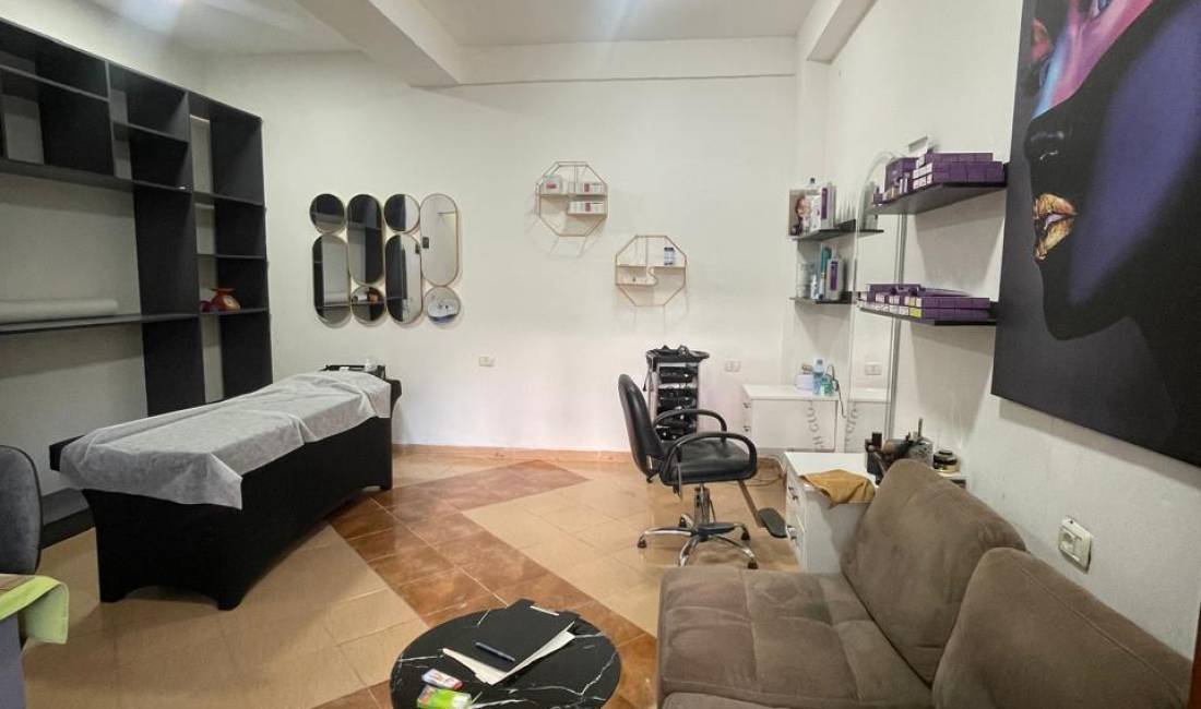 Qera, Ambient Biznesi,Rruga e Kavajes,Tirane