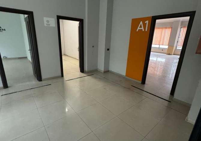 Ambjent biznesi 181m2 neto me qera te rruga e Kavajes