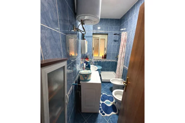 Shtepi ne shitje Apartament ne Tirane, 2+1, Mobilimi E mobiluar, Pagesa 147,000  Euro.