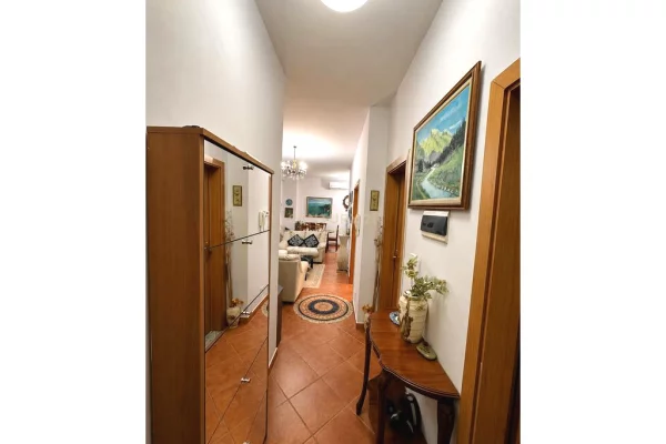 Shtepi ne shitje Apartament ne Tirane, 2+1, Mobilimi E mobiluar, Pagesa 147,000  Euro.