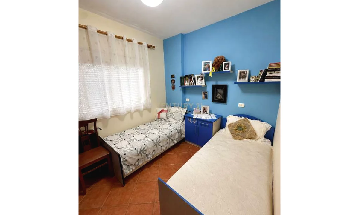 Shtepi ne shitje Apartament ne Tirane, 2+1, Mobilimi E mobiluar, Pagesa 147,000  Euro.