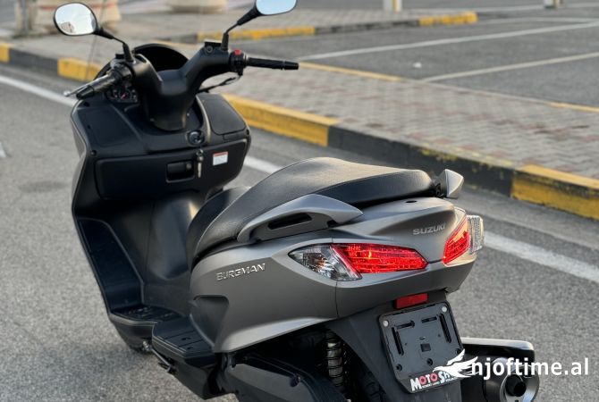 Suzuki burgman 125