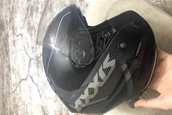 Different articles a Tirana - 5,000 Leke