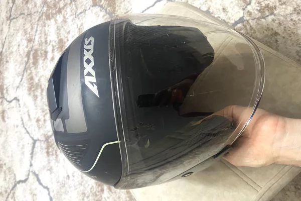 Different articles a Tirana - 5,000 Leke