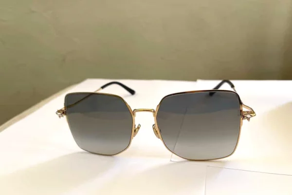 Accessori uomo e donna a Tirana - 110 Euro