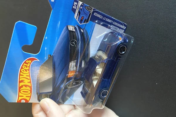 Veshje dhe Aksesor per Femije ne Tirane - 1,000 Leke