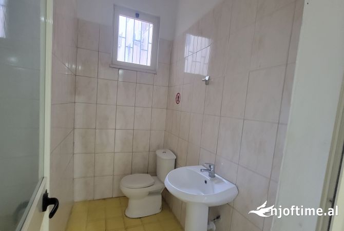 JEPET ME QIRA AMBJENT BIZNESI NE LAGJEN 5, DURRES!