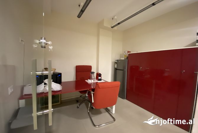 Ambient biznesi ne shitje 3+1 ne Tirane - 70,000 Euro