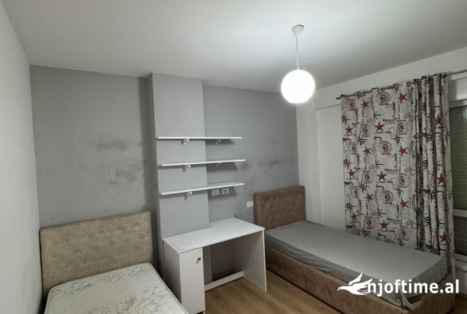 Appartamento in vendita a Tirana 2+1, Arredato