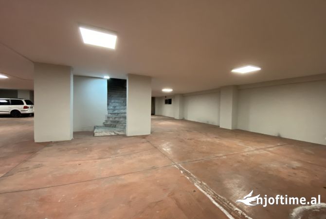 Business Property in Sale 4+1 in Tirana - 240,000 Euro