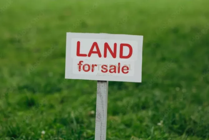 Truall ose Toke ne Sarande - 120,000 Euro