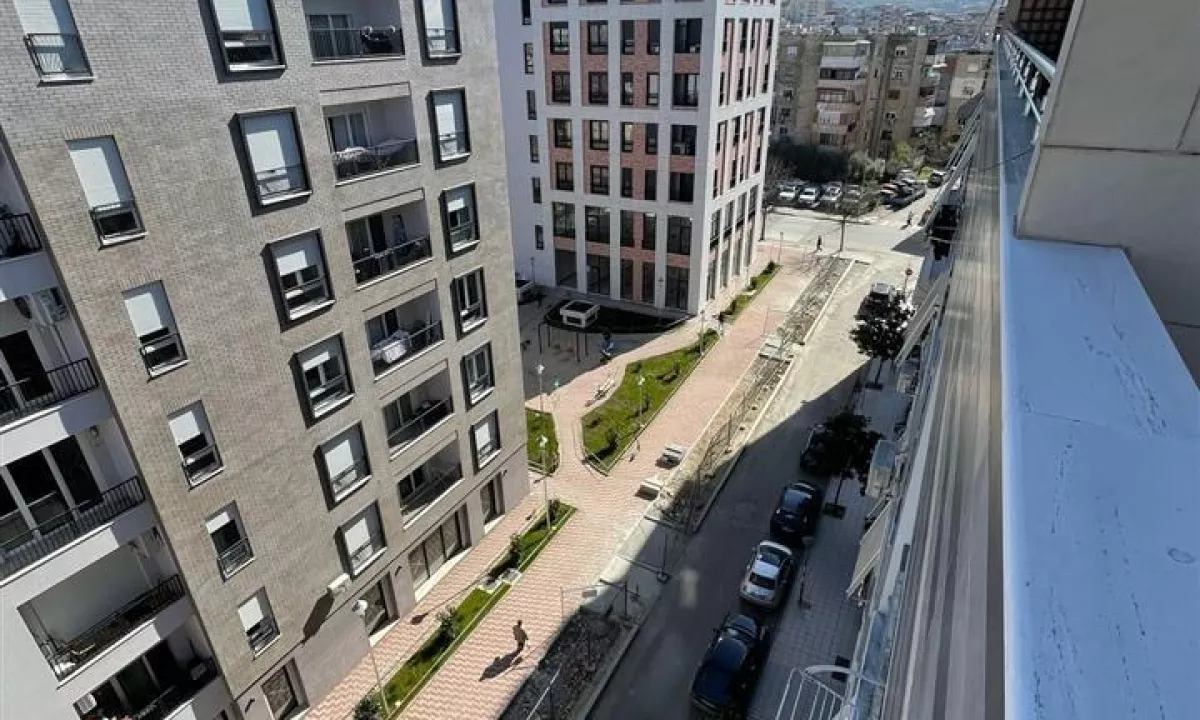 Shtepi ne shitje Apartament ne Tirane, 2+1, Mobilimi E mobiluar, Pagesa 195,000  Euro.