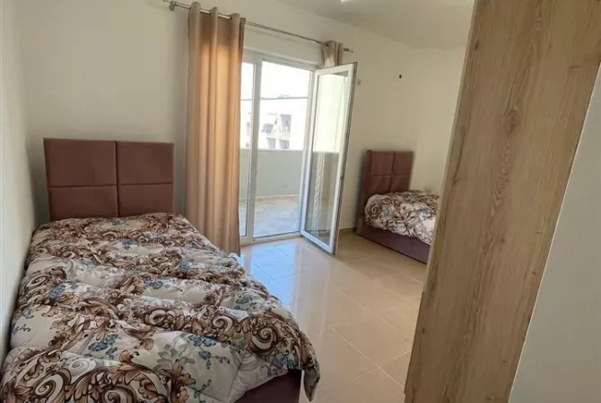 Shtepi ne shitje Apartament ne Tirane, 2+1, Mobilimi E mobiluar, Pagesa 195,000  Euro.