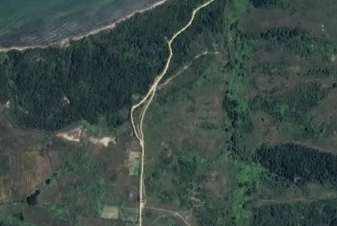 Okazion!! Toke per shitje, Kepi i rodonit