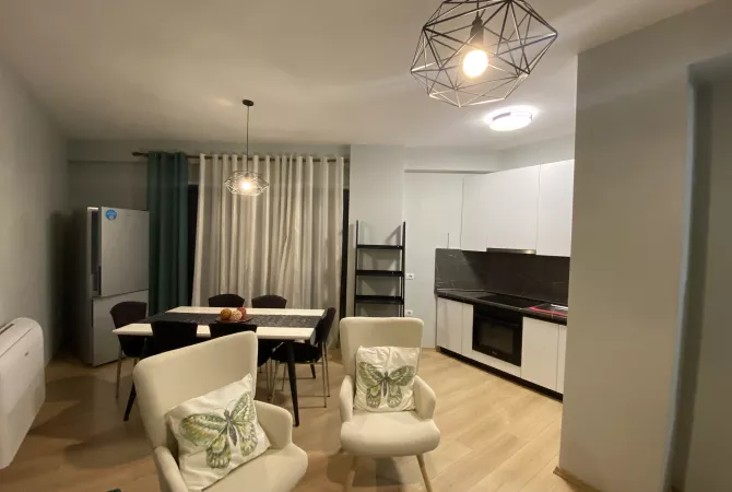 Shtepi me qera Apartament ne Tirane, 2+1, Mobilimi E mobiluar, Pagesa 650  Euro.