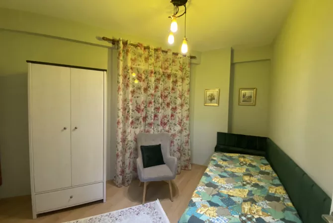 Shtepi me qera Apartament ne Tirane, 2+1, Mobilimi E mobiluar, Pagesa 650  Euro.