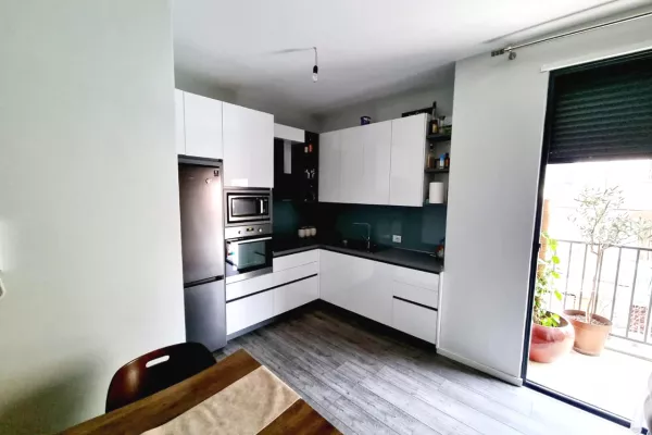 Shtepi ne shitje Apartament ne Tirane, 2+1, Mobilimi E mobiluar, Pagesa 155,000  Euro.